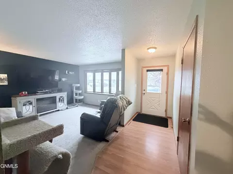 Entry Way - 509 Lohstreter Rd NW, Mandan, ND 58554 photo 2 of 2