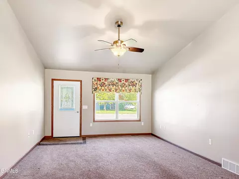 Living - 214 9th Ave S, Carrington, ND 58421 photo 1 of 2