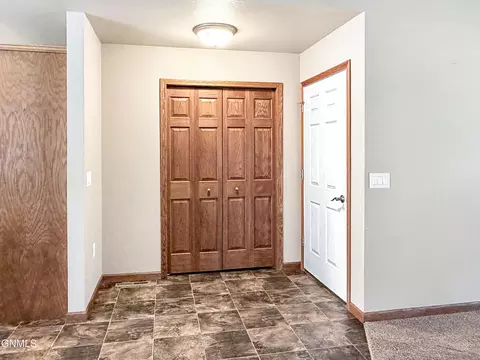 Entry Way - 214 9th Ave S, Carrington, ND 58421 photo 1 of 1