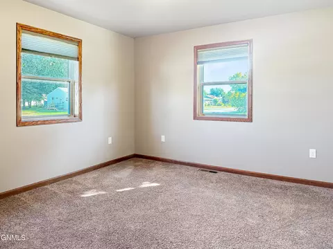 Bedroom - 214 9th Ave S, Carrington, ND 58421 photo 1 of 4