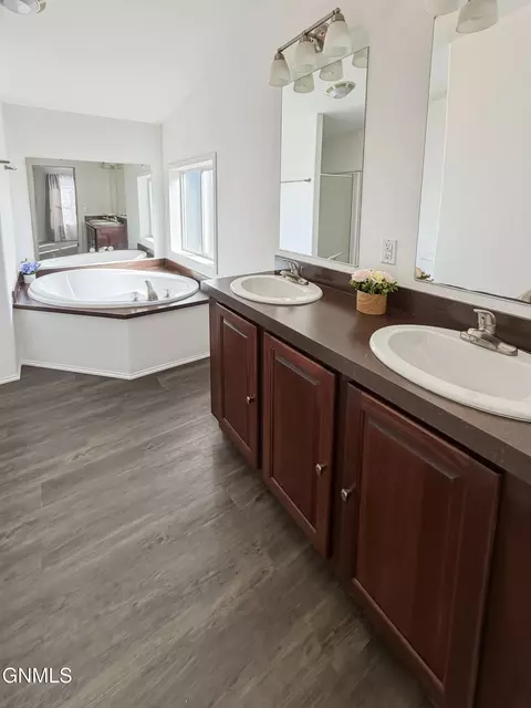 Bath - 13844 Charlson St NW, Williston, ND 58801 photo 2 of 4