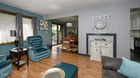 Living - 601 Interstate Ave, Bismarck, ND 58503 photo 1 of 4