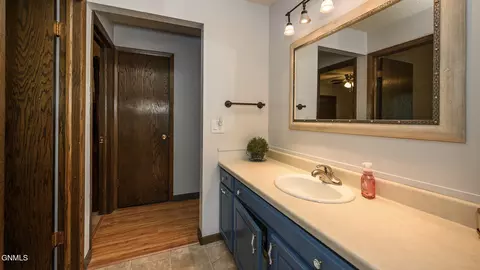 Bath - 601 Interstate Ave, Bismarck, ND 58503 photo 2 of 2