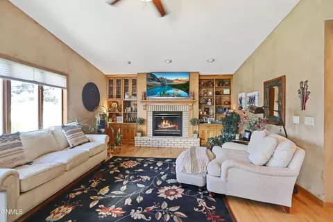 Living - 711 13th St W, Williston, ND 58801 photo 7 of 11