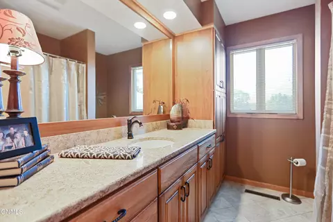 Bath - 711 13th St W, Williston, ND 58801 photo 1 of 4
