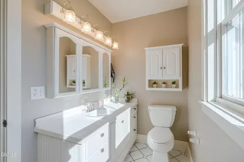 Bath - 2880 Clover Ln, Bismarck, ND 58503 photo 6 of 6