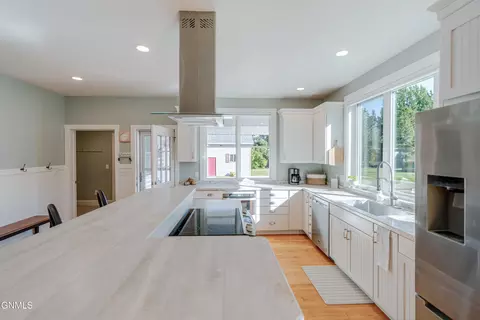Kitchen - 2880 Clover Ln, Bismarck, ND 58503 photo 4 of 9