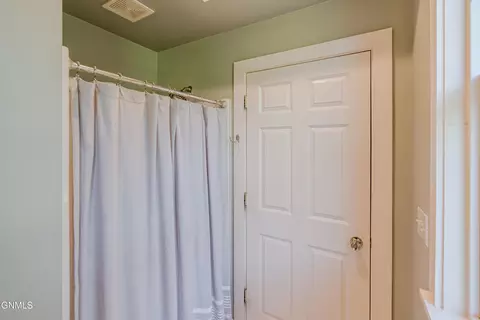 Bath - 2880 Clover Ln, Bismarck, ND 58503 photo 5 of 6