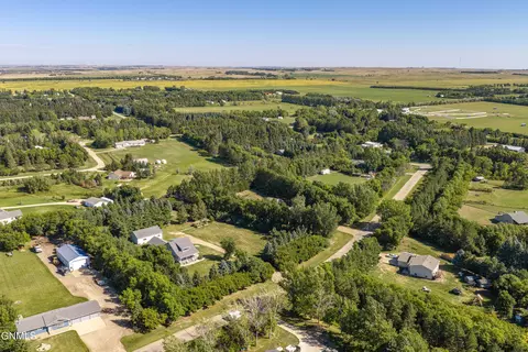 View/Area - 2880 Clover Ln, Bismarck, ND 58503 photo 8 of 10