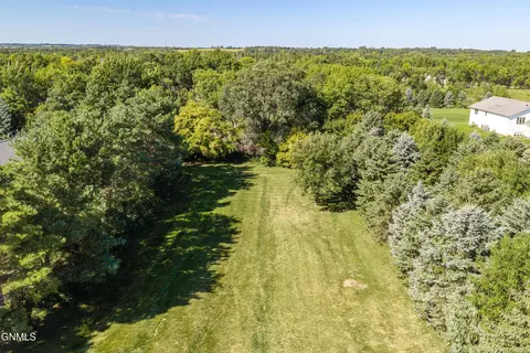 View/Area - 2880 Clover Ln, Bismarck, ND 58503 photo 2 of 10