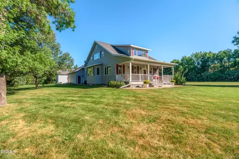 Exterior - 2880 Clover Ln, Bismarck, ND 58503 photo 13 of 19
