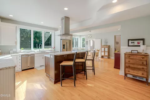 Kitchen - 2880 Clover Ln, Bismarck, ND 58503 photo 8 of 9