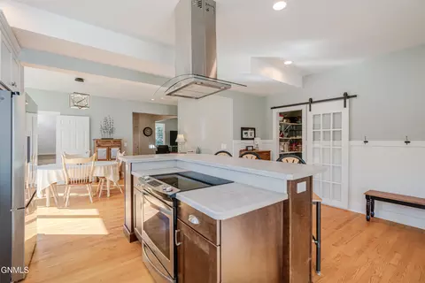 Kitchen - 2880 Clover Ln, Bismarck, ND 58503 photo 6 of 9
