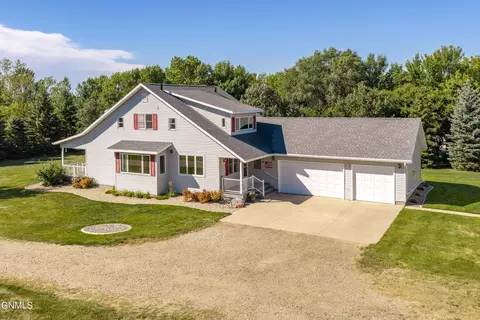 Exterior - 2880 Clover Ln, Bismarck, ND 58503 photo 17 of 19