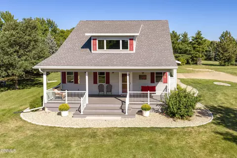 Exterior - 2880 Clover Ln, Bismarck, ND 58503 photo 16 of 19