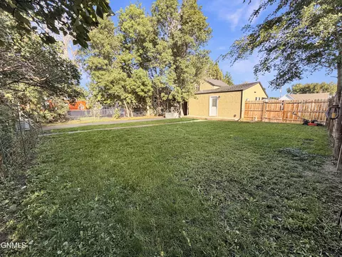 Exterior - 605 W Broadway, Williston, ND 58801 photo 3 of 4