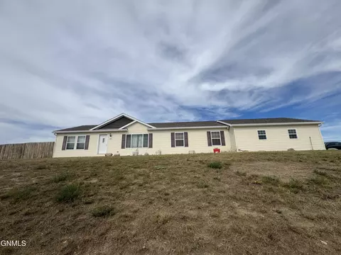 12201 Mckenzie View Dr, Watford City, ND 58854