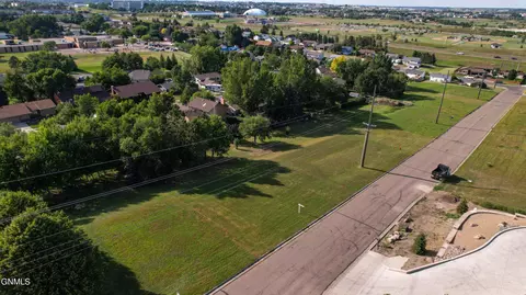 View/Area - 1920 26th St N, Bismarck, ND 58501 photo 1 of 10