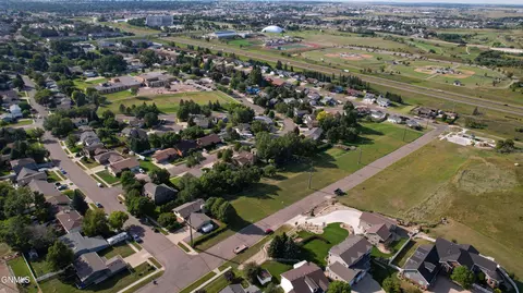 View/Area - 1920 26th St N, Bismarck, ND 58501 photo 7 of 10