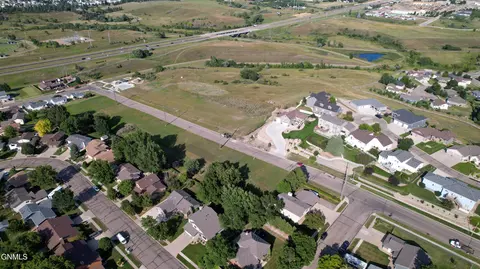 View/Area - 1920 26th St N, Bismarck, ND 58501 photo 6 of 10