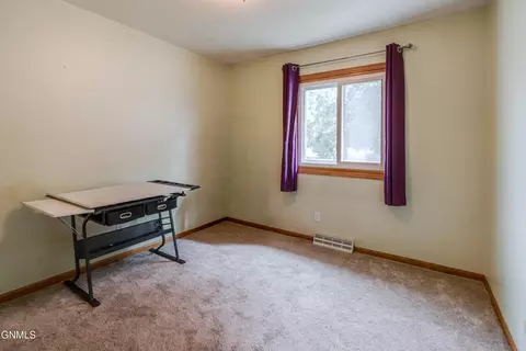 Bedroom - 2034 Saint Benedict Dr, Bismarck, ND 58501 photo 5 of 7