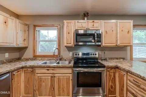 Kitchen - 2034 Saint Benedict Dr, Bismarck, ND 58501 photo 5 of 8