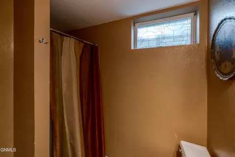 Bath - 2034 Saint Benedict Dr, Bismarck, ND 58501 photo 5 of 7