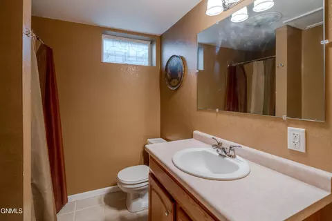 Bath - 2034 Saint Benedict Dr, Bismarck, ND 58501 photo 6 of 7