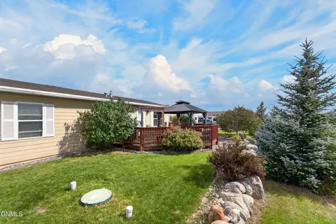 Exterior - 13924 Bergstrom Dr, Williston, ND 58801 photo 9 of 11
