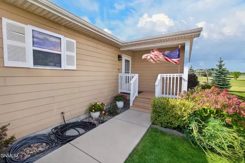 Exterior - 13924 Bergstrom Dr, Williston, ND 58801 photo 2 of 11