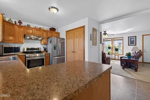 Kitchen - 13924 Bergstrom Dr, Williston, ND 58801 photo 3 of 5