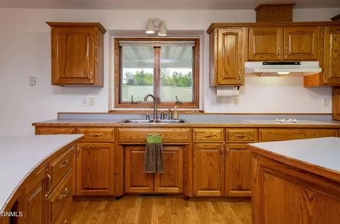 Kitchen - 7301 Northgate Dr, Bismarck, ND 58504 photo 4 of 5