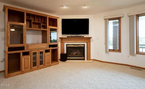 Living - 7301 Northgate Dr, Bismarck, ND 58504 photo 2 of 2