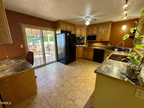 Kitchen - 28 Santee Rd, Lincoln, ND 58504 photo 2 of 6