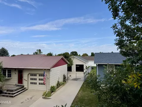 Exterior - 28 Santee Rd, Lincoln, ND 58504 photo 2 of 7