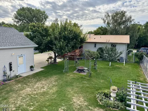 Exterior - 28 Santee Rd, Lincoln, ND 58504 photo 4 of 7
