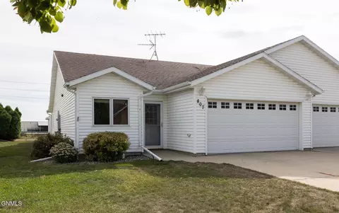 807 Morningside Dr, Casselton, ND 58012
