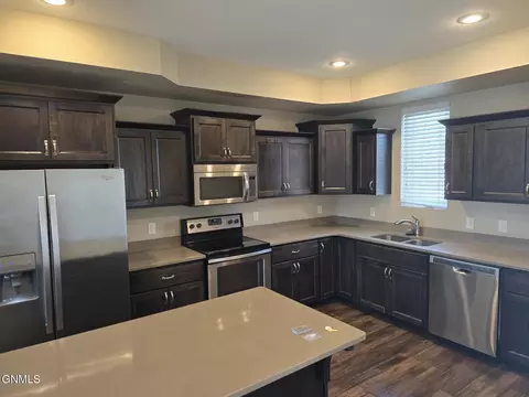 Kitchen - 3212 Kenner Loop, Bismarck, ND 58504 photo 2 of 2