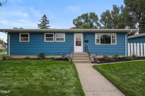 Exterior - 1827 N 3rd St, Bismarck, ND 58501 photo 1 of 3