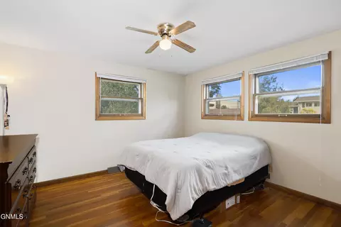 Bedroom - 1827 N 3rd St, Bismarck, ND 58501 photo 3 of 10
