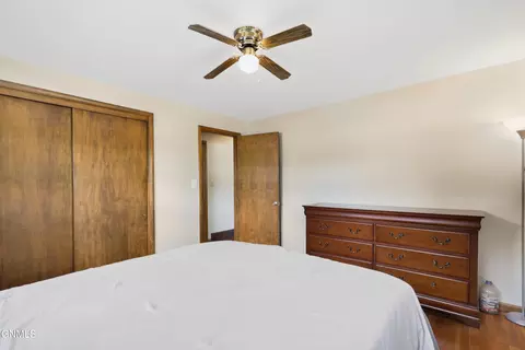 Bedroom - 1827 N 3rd St, Bismarck, ND 58501 photo 5 of 10