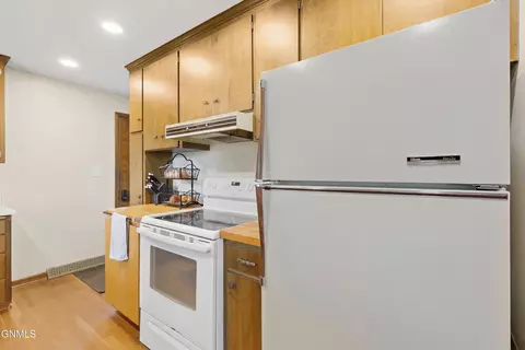 Kitchen - 1827 N 3rd St, Bismarck, ND 58501 photo 3 of 7