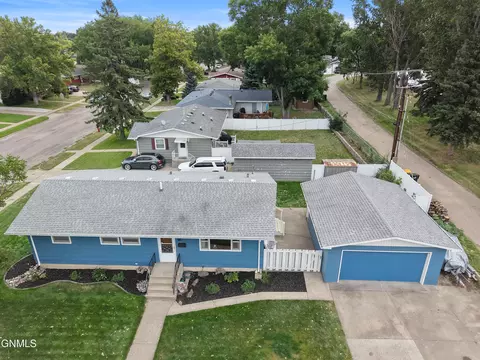 View/Area - 1827 N 3rd St, Bismarck, ND 58501 photo 2 of 4