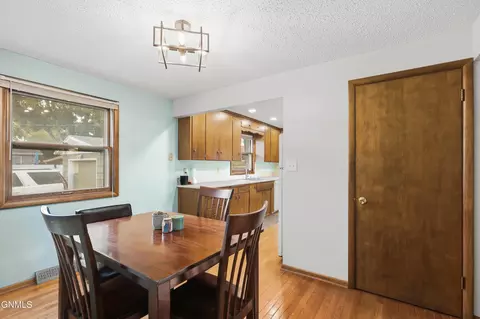 Dining - 1827 N 3rd St, Bismarck, ND 58501 photo 2 of 3