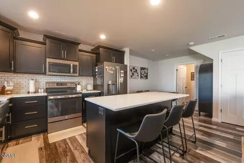 Kitchen - 3309 Kenner Loop, Bismarck, ND 58504 photo 3 of 4