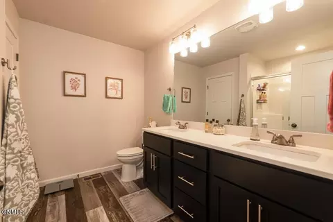 Bath - 3309 Kenner Loop, Bismarck, ND 58504 photo 1 of 2