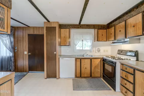 Kitchen - 902 S Frontier Trl, Mandan, ND 58554 photo 1 of 8
