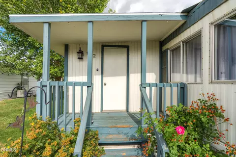 Exterior - 902 S Frontier Trl, Mandan, ND 58554 photo 4 of 7