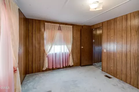 Bedroom - 902 S Frontier Trl, Mandan, ND 58554 photo 7 of 7