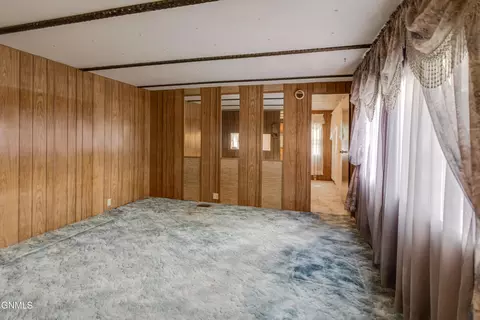 Living - 902 S Frontier Trl, Mandan, ND 58554 photo 1 of 3